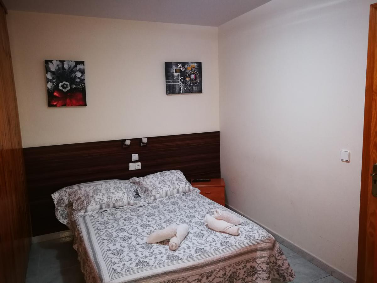 Hostal Escarla Арен Экстерьер фото