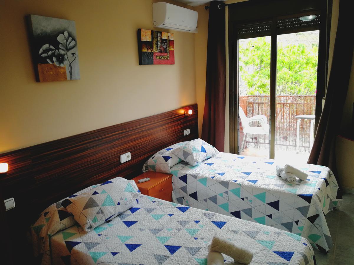 Hostal Escarla Арен Экстерьер фото